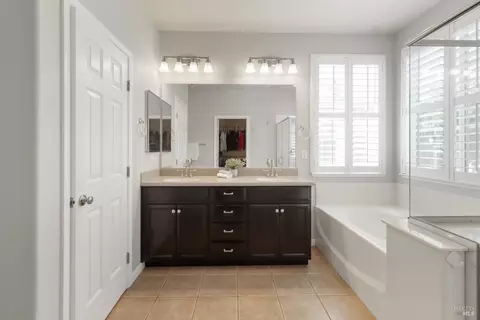 Bath - 1105 Bello Dr, Dixon, CA 95620 photo 3 of 6
