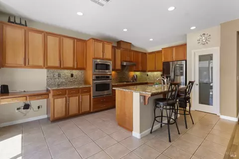 Kitchen - 1105 Bello Dr, Dixon, CA 95620 photo 4 of 7