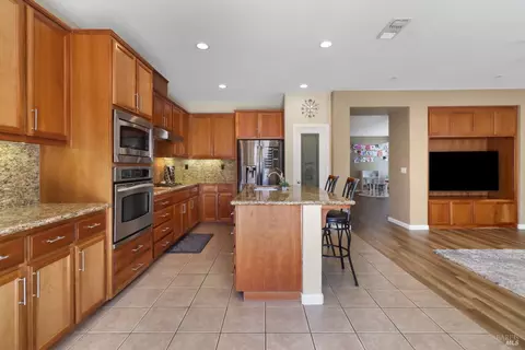 Kitchen - 1105 Bello Dr, Dixon, CA 95620 photo 5 of 7