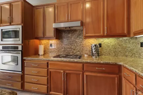 Kitchen - 1105 Bello Dr, Dixon, CA 95620 photo 3 of 7