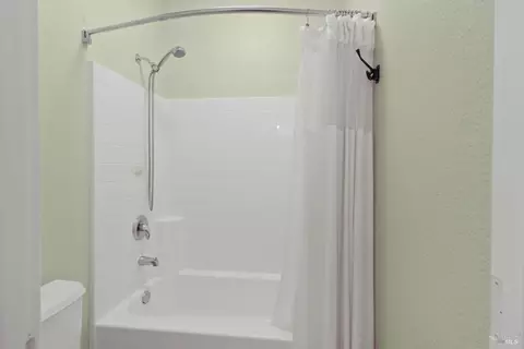 Bath - 1105 Bello Dr, Dixon, CA 95620 photo 6 of 6