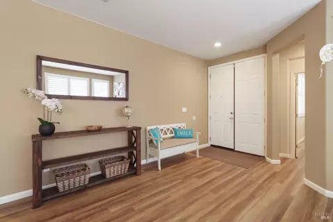 Entry Way - 1105 Bello Dr, Dixon, CA 95620 photo 2 of 6
