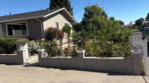 Exterior - 9896 Sunray Pl, Windsor, CA 95492 photo 1 of 18