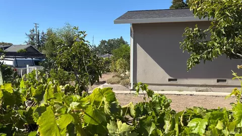 Exterior - 9896 Sunray Pl, Windsor, CA 95492 photo 3 of 18