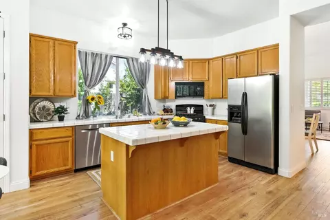 485 Pheasant Run Dr, Dixon, CA 95620 photo 12