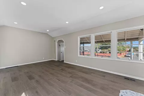 542 Starr Ave, Vallejo, CA 94590 photo 3