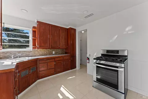 542 Starr Ave, Vallejo, CA 94590 photo 5