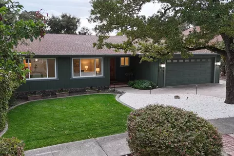 1060 Oakmont Ct, Napa, CA 94559