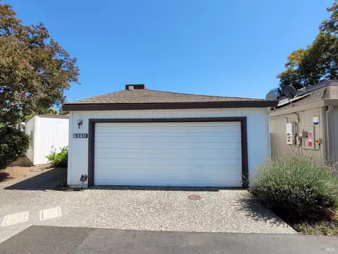 1310 Hawthorne Ct, Dixon, CA 95620