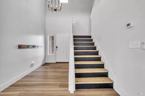 Entry Way - 2040 Mariposa Dr, Dixon, CA 95620 photo 5 of 5