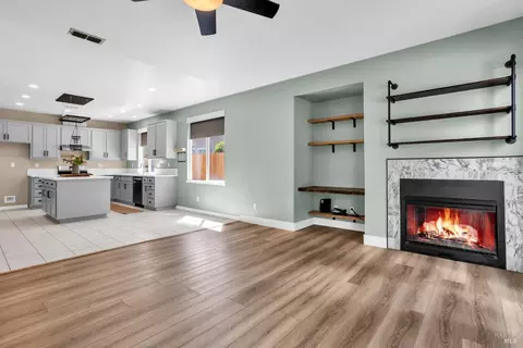 Living - 2040 Mariposa Dr, Dixon, CA 95620 photo 5 of 9