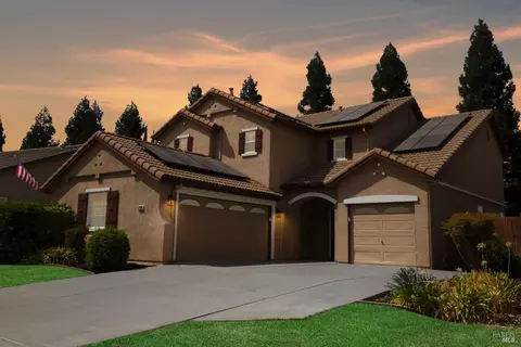 Exterior - 2040 Mariposa Dr, Dixon, CA 95620 photo 3 of 7