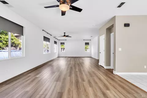 Living - 2040 Mariposa Dr, Dixon, CA 95620 photo 7 of 9