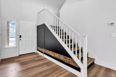 Entry Way - 2040 Mariposa Dr, Dixon, CA 95620 photo 4 of 5