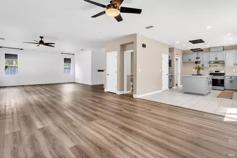 Living - 2040 Mariposa Dr, Dixon, CA 95620 photo 6 of 9