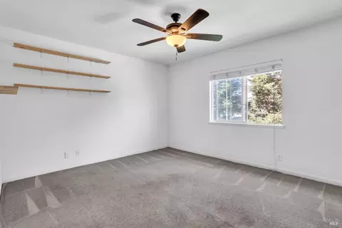 Bedroom - 2040 Mariposa Dr, Dixon, CA 95620 photo 2 of 5