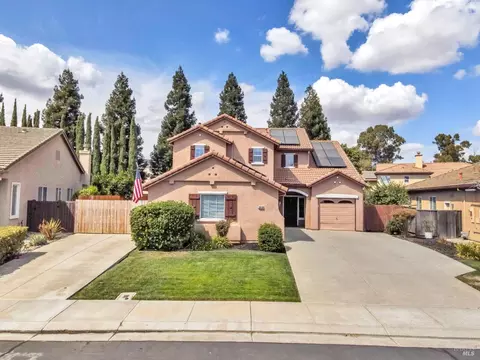 Exterior - 2040 Mariposa Dr, Dixon, CA 95620 photo 2 of 7