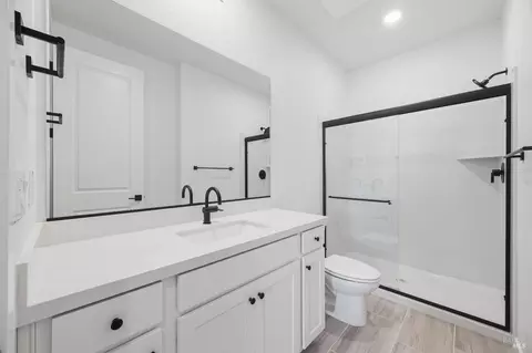 Bath - 4031 Marshall Rd, Vacaville, CA 95687 photo 4 of 4