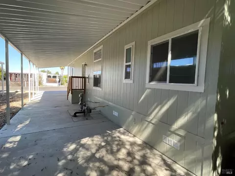 1032 Maple Dr, Windsor, CA 95492 photo 6