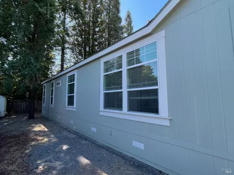 1032 Maple Dr, Windsor, CA 95492 photo 9