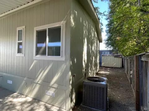 1032 Maple Dr, Windsor, CA 95492 photo 7