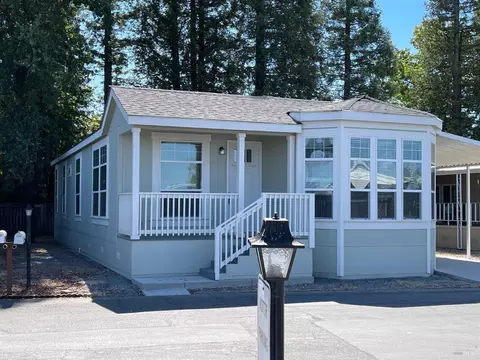1032 Maple Dr, Windsor, CA 95492 photo 1