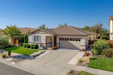Exterior - 1395 Couples Cir, Fairfield, CA 94533 photo 8 of 12