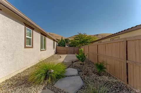Exterior - 1395 Couples Cir, Fairfield, CA 94533 photo 5 of 12