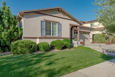 Exterior - 1395 Couples Cir, Fairfield, CA 94533 photo 10 of 12