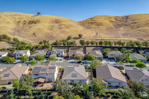 View/Area - 1395 Couples Cir, Fairfield, CA 94533 photo 3 of 20