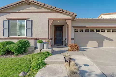 Exterior - 1395 Couples Cir, Fairfield, CA 94533 photo 9 of 12