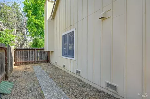 Exterior - 263 Brookdale Dr, Vacaville, CA 95687 photo 14 of 14
