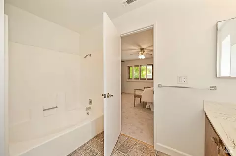 Bath - 263 Brookdale Dr, Vacaville, CA 95687 photo 2 of 4