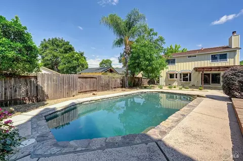 Exterior - 263 Brookdale Dr, Vacaville, CA 95687 photo 8 of 14