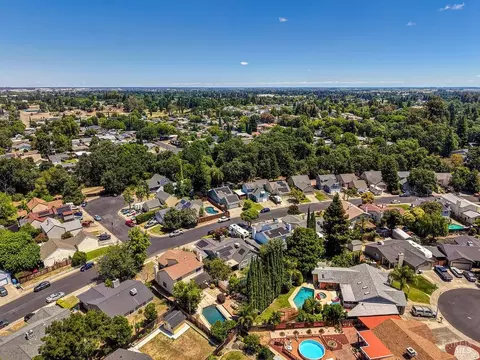 View/Area - 263 Brookdale Dr, Vacaville, CA 95687 photo 2 of 3