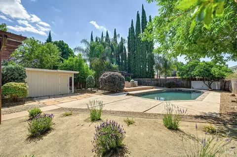 Exterior - 263 Brookdale Dr, Vacaville, CA 95687 photo 3 of 14