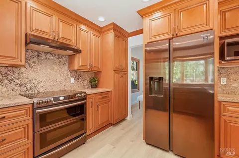 Kitchen - 263 Brookdale Dr, Vacaville, CA 95687 photo 2 of 5