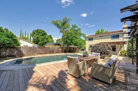 Exterior - 263 Brookdale Dr, Vacaville, CA 95687 photo 9 of 14