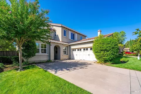 Exterior - 4409 Avondale Cir, Fairfield, CA 94533 photo 2 of 15