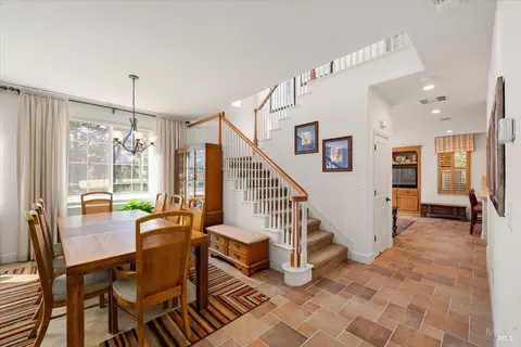 Entry Way - 4409 Avondale Cir, Fairfield, CA 94533 photo 4 of 8