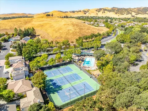 View/Area - 4409 Avondale Cir, Fairfield, CA 94533 photo 13 of 14