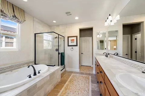Bath - 4409 Avondale Cir, Fairfield, CA 94533 photo 2 of 3