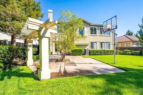 Exterior - 4409 Avondale Cir, Fairfield, CA 94533 photo 11 of 15
