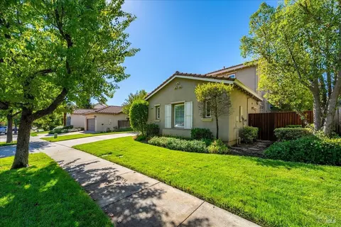 Exterior - 4409 Avondale Cir, Fairfield, CA 94533 photo 3 of 15