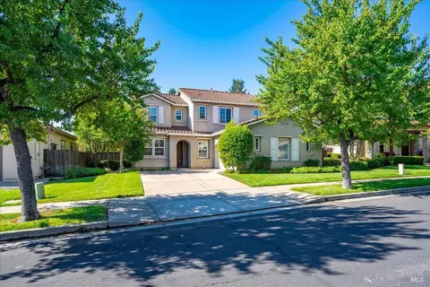 Exterior - 4409 Avondale Cir, Fairfield, CA 94533 photo 4 of 15