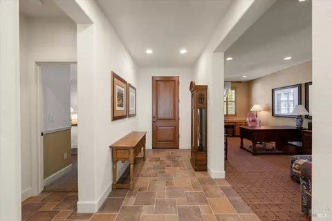 Entry Way - 4409 Avondale Cir, Fairfield, CA 94533 photo 3 of 8