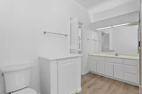 Bath - 1615 Sequoia Way, Dixon, CA 95620 photo 3 of 5