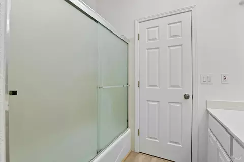 Bath - 1615 Sequoia Way, Dixon, CA 95620 photo 5 of 5