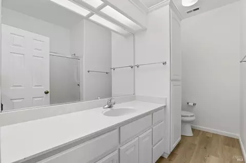 Bath - 1615 Sequoia Way, Dixon, CA 95620 photo 4 of 5
