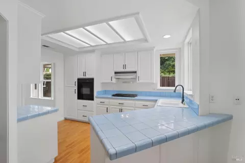 Kitchen - 1615 Sequoia Way, Dixon, CA 95620 photo 5 of 6